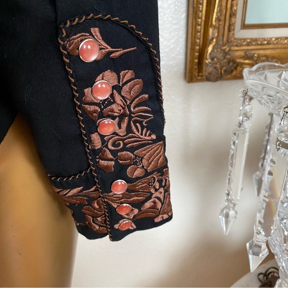 Scully Floral Embroidered Western Shirt - Picture 8 of 13